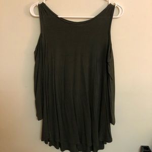 Heart & Hips cold shoulder 3/4 length sleeve
